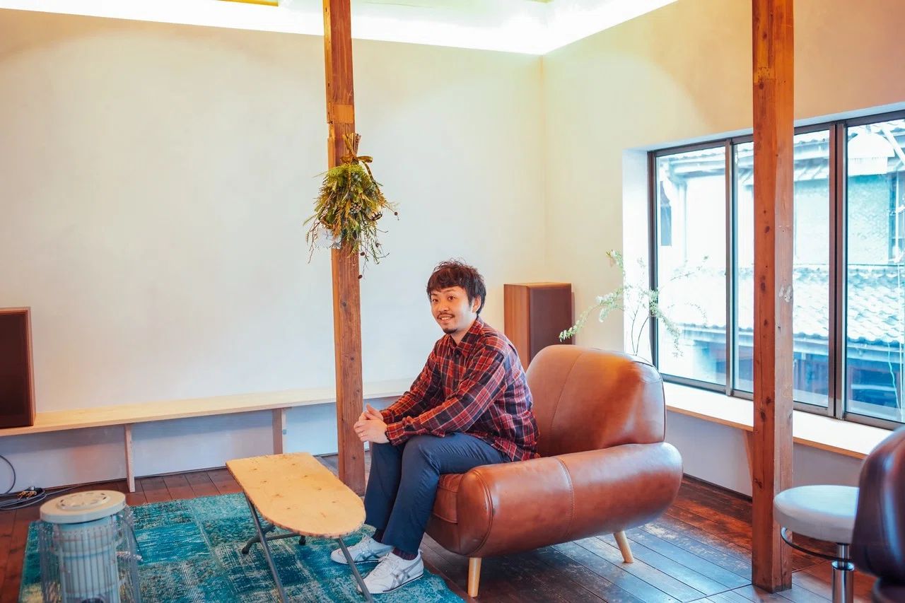 ART IN THE CITY 陶器製　美容師　牛　おしゃれ　デザイン　美容室 美容室、はじめました。｜株式会社アタシ社