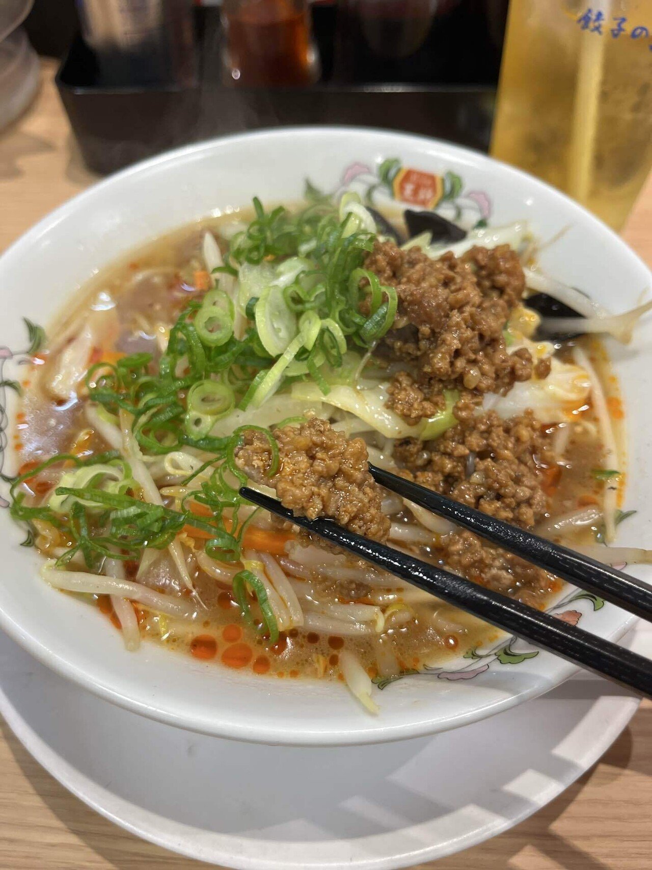 餃子の王将】6月限定 シャキシャキ野菜とピリ辛旨味の「初夏の酸辣湯麺