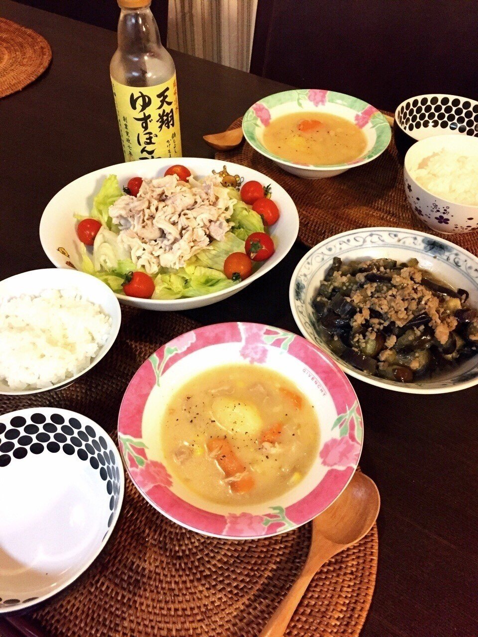 本日のuni家の晩御飯 クリームシチュー 冷しゃぶサラダ 茄子と鶏ひき肉の甘辛煮 つやピカごはん 熱いのと冷たいのとおばんざいな晩御飯 呑んべえと白米命派 両方いけるメニュー ちなみに 冷しゃ Unimam 公式 Note 本日のuni家の晩御飯 クリームシチュー 冷しゃぶサラダ 茄子と鶏ひき肉の甘辛煮 つやピカごはん 熱いのと冷たいのとおばんざいな晩御飯 呑んべえと白米命派 両方いけるメニュー ちなみに 冷しゃ Unimam 公式 Note
