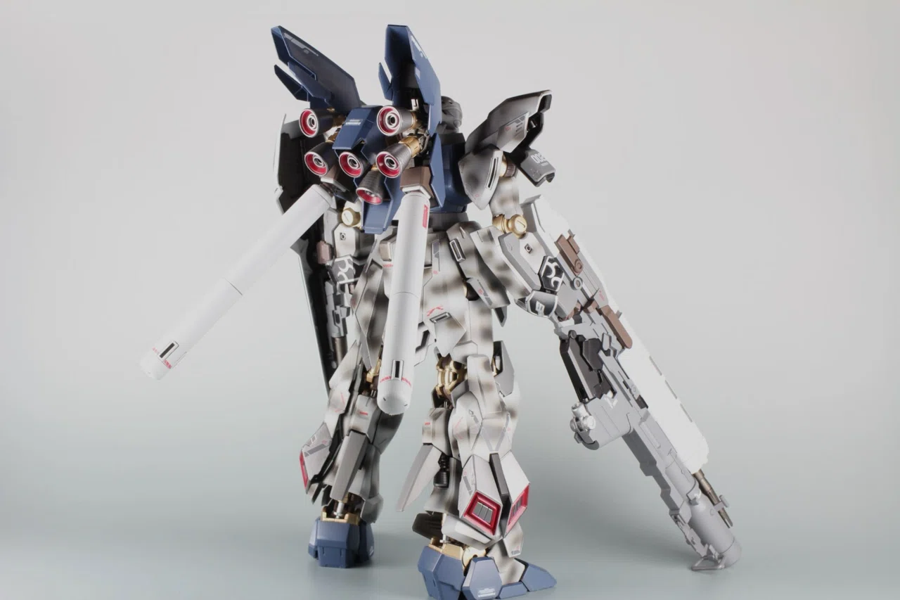 ガンプラ MG シナンジュスタイン ナラティブ版 Ver.Kaを半分塗装で