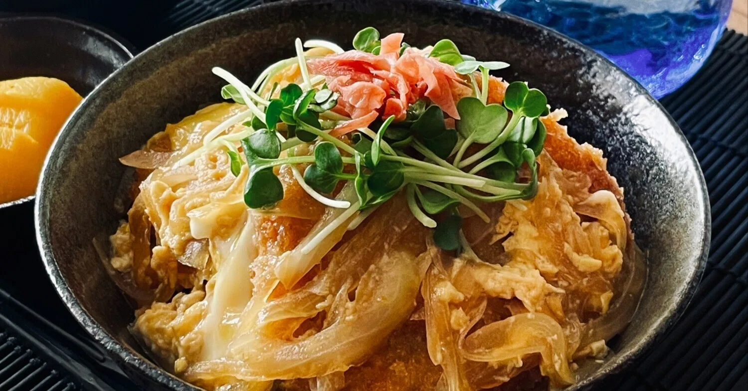 岐阜県羽島市竹鼻町の名物料理「れんこんカツ丼」｜as