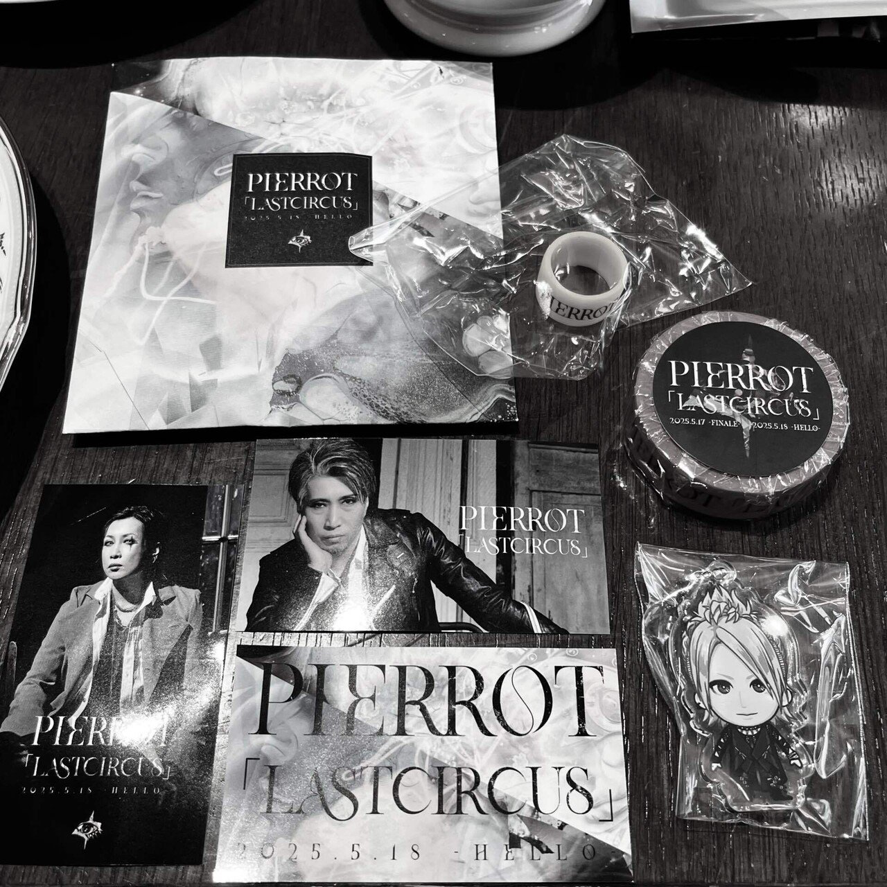 5/18 PIERROT LAST CIRCUS アクリルスタンド HELLO 5/18 PIERROT LAST CIRCUS アクリルスタンド HELLO - メルカリ