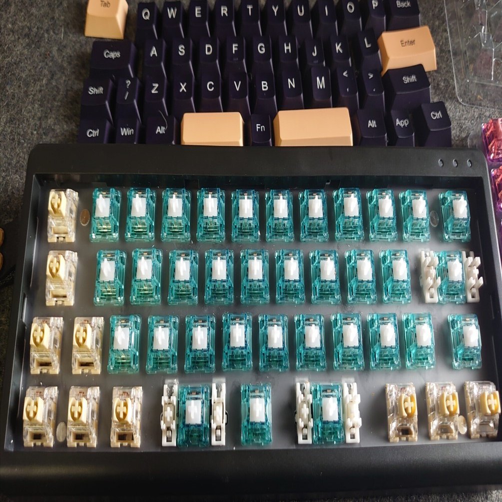 Epomaker TH40のスイッチを交換した話｜鴻上ヒロ