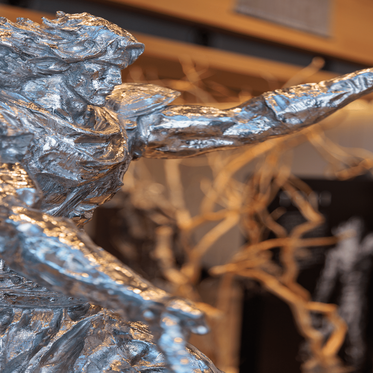 金属に宿る闘気──『北斗の拳』彫刻作品の魅力｜高沢華