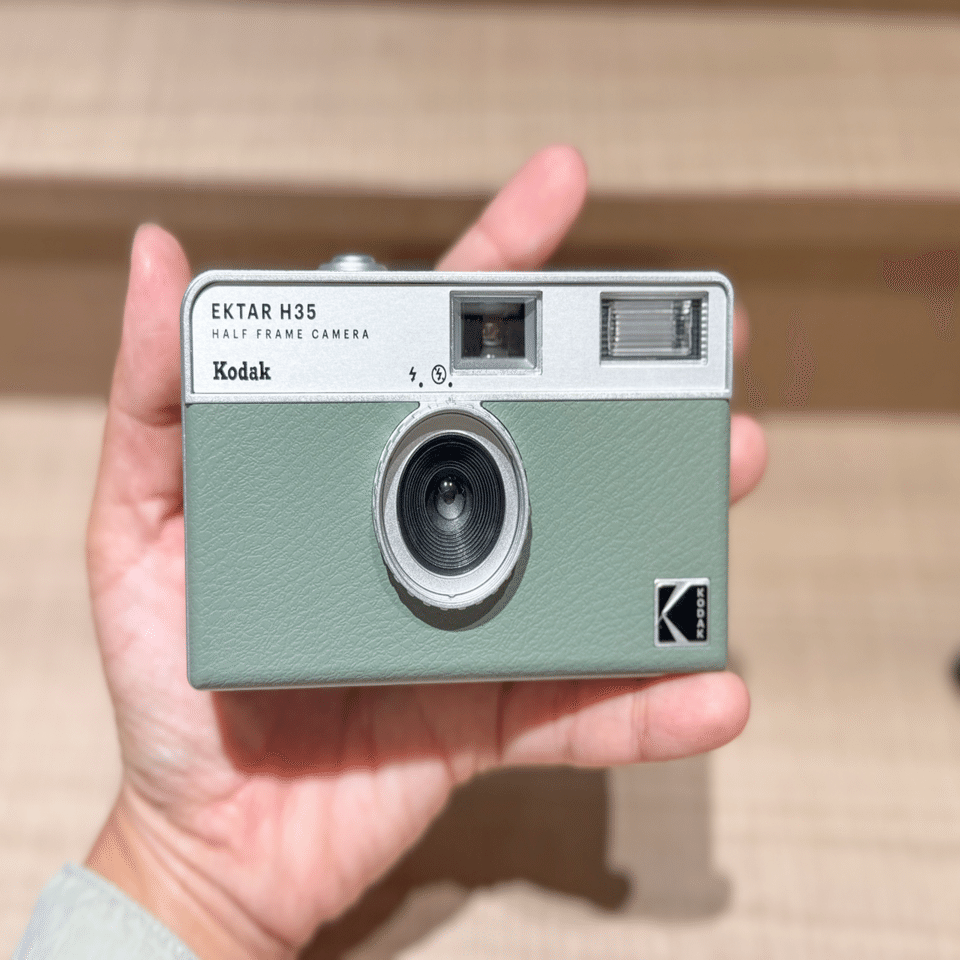 iro『Color Demi』ハーフ フィルムカメラ デミ - キヤノンカメラミュージアム