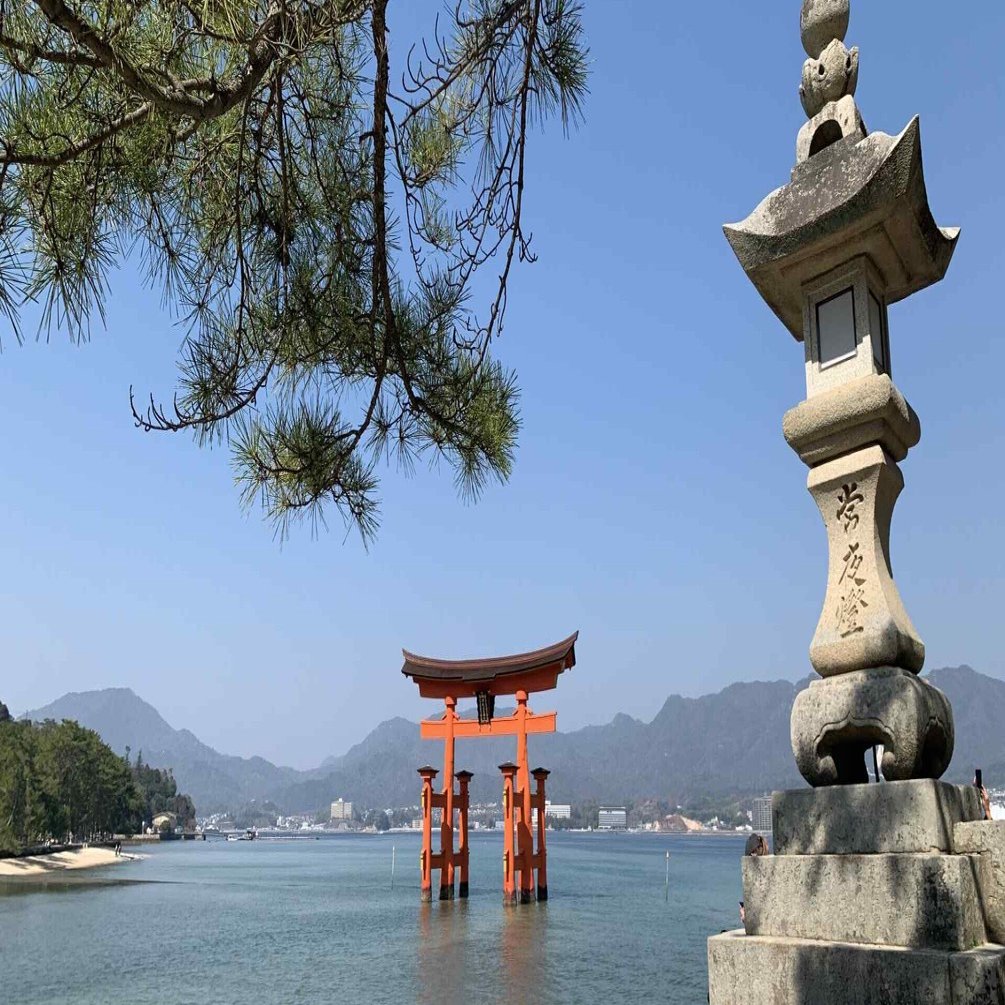 一緒に厳島神社へ｜はりこま屋ひろゆき