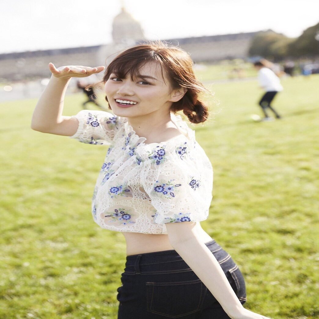 乃木坂46 山下美月1st写真集 「忘れられない人」 直筆サイン入り。 乃木坂46 山下美月1st写真集 「忘れられない人」