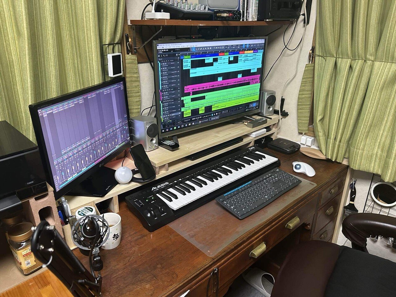 モニター台をDIYしてデスク周りをよりDTMに便利な仕様に改装。今まで