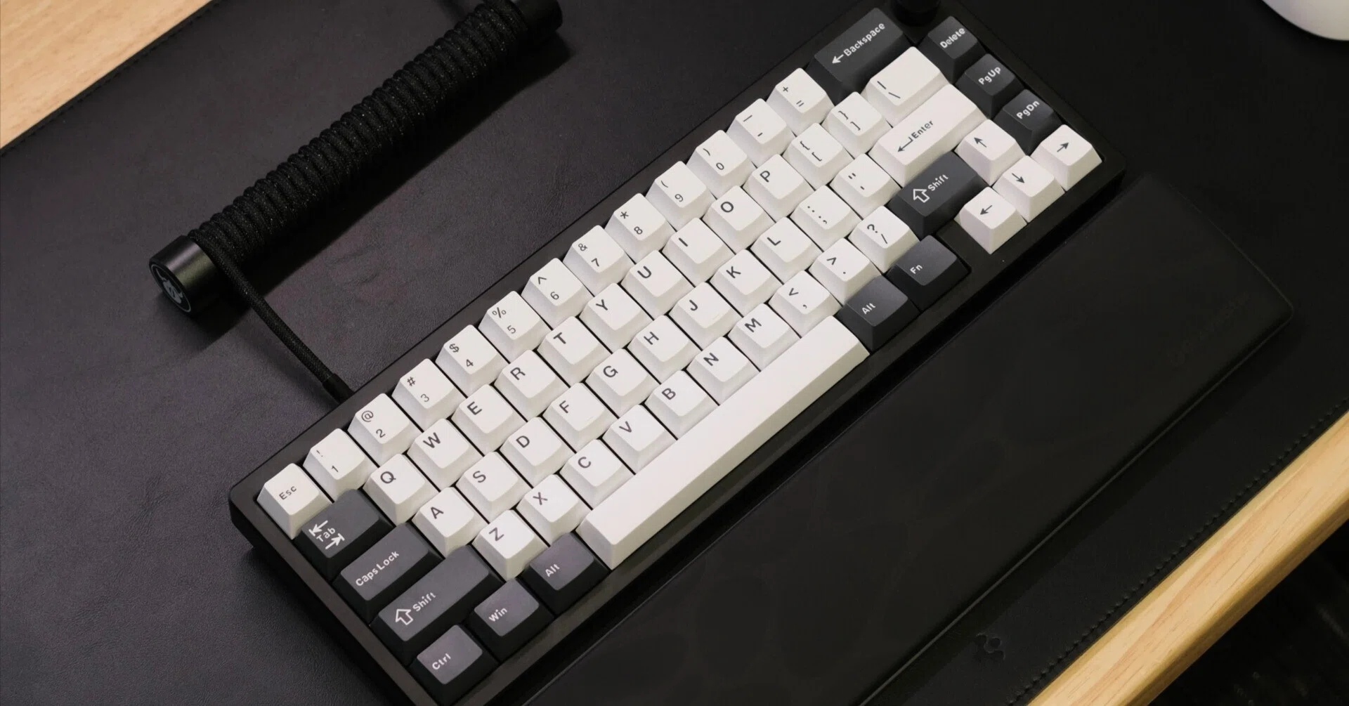 Review | The Epomaker Galaxy 65 is an easily customizable keyboard