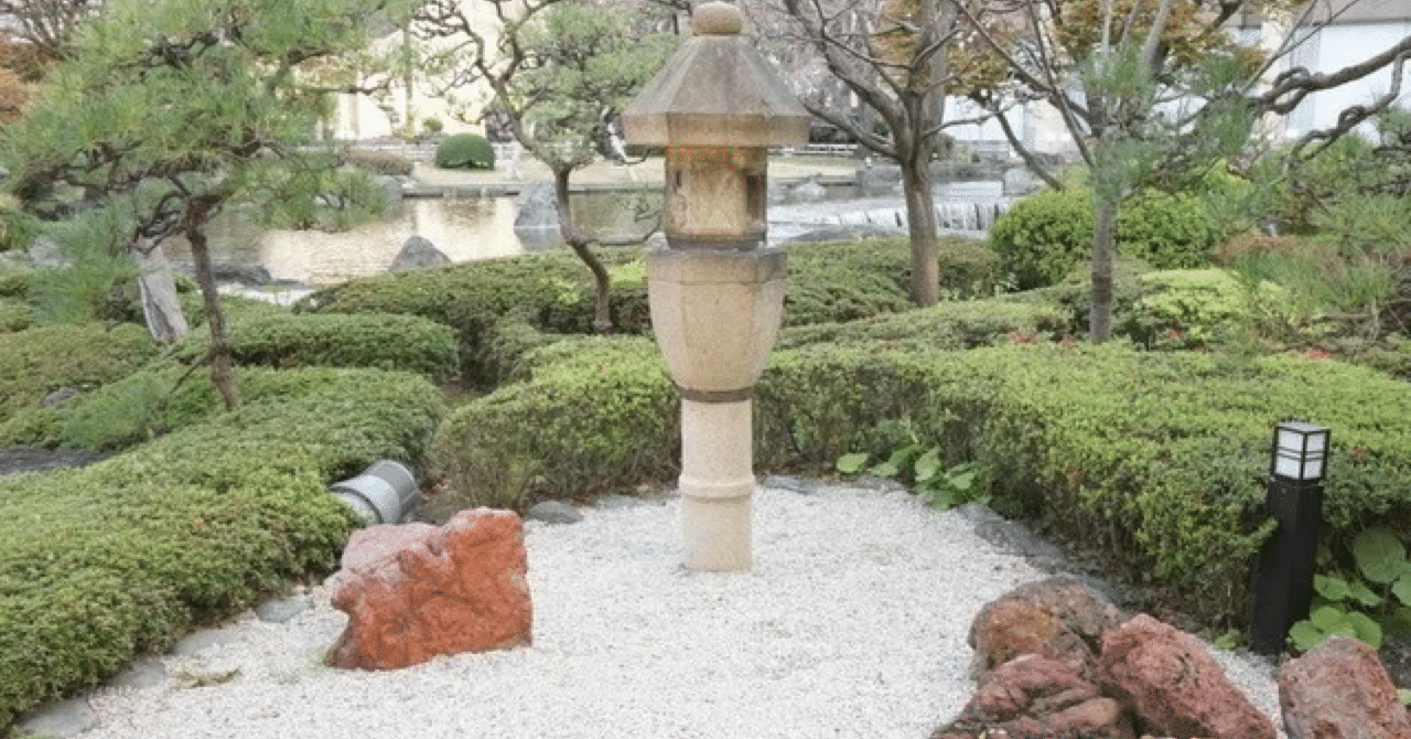 住宅街にある図書棚とベンチ — maru・chi, image size:1280x670