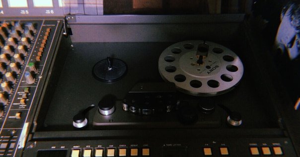 Amazon | Roland(ローランド) GROOVEBOX MC-101 | サンプラー