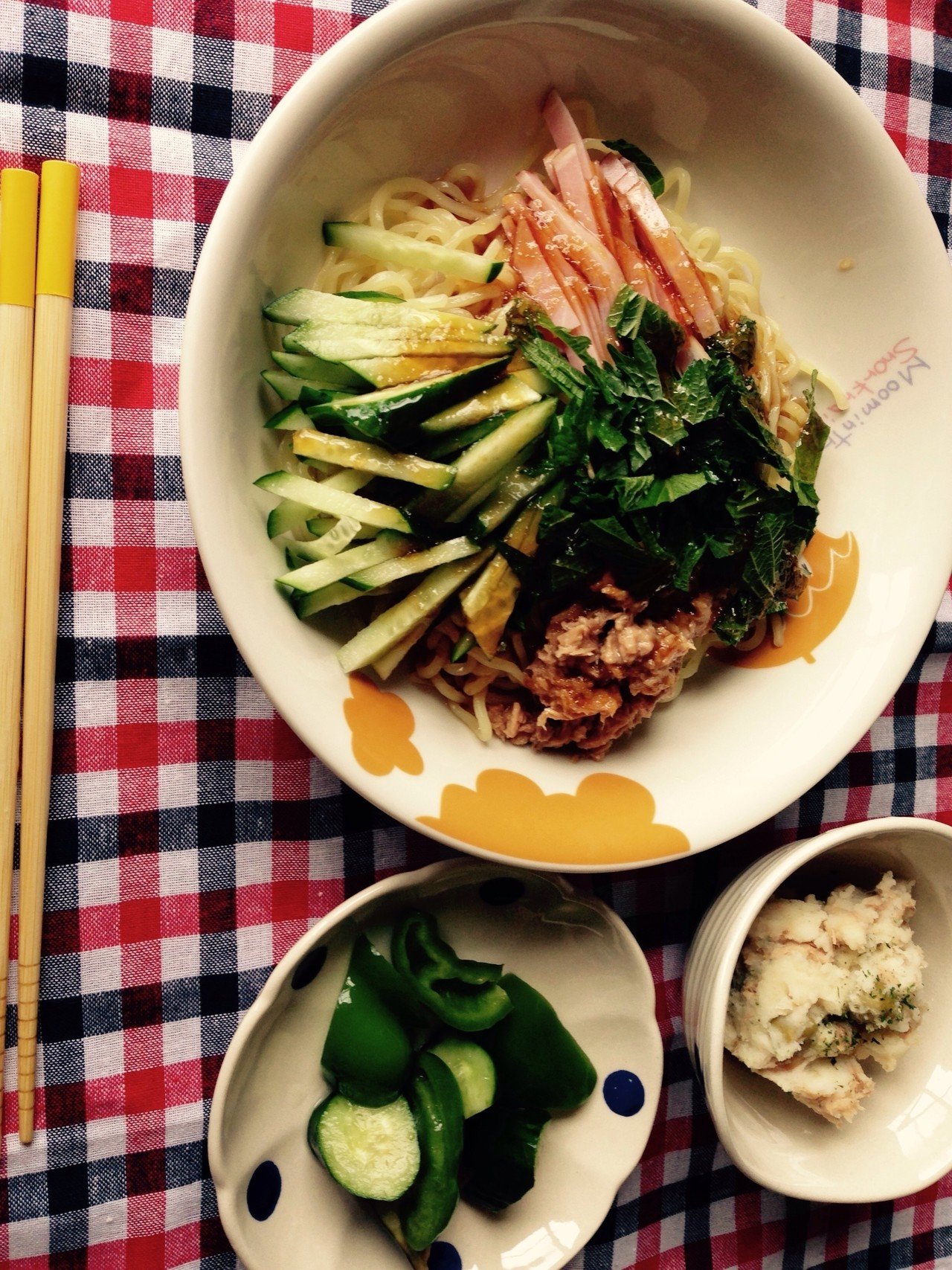 お久しぶりです 今日のお昼 冷やし中華 柚子風味 ポテトサラダ きゅうり なす ピーマンの漬け物 Suu Note