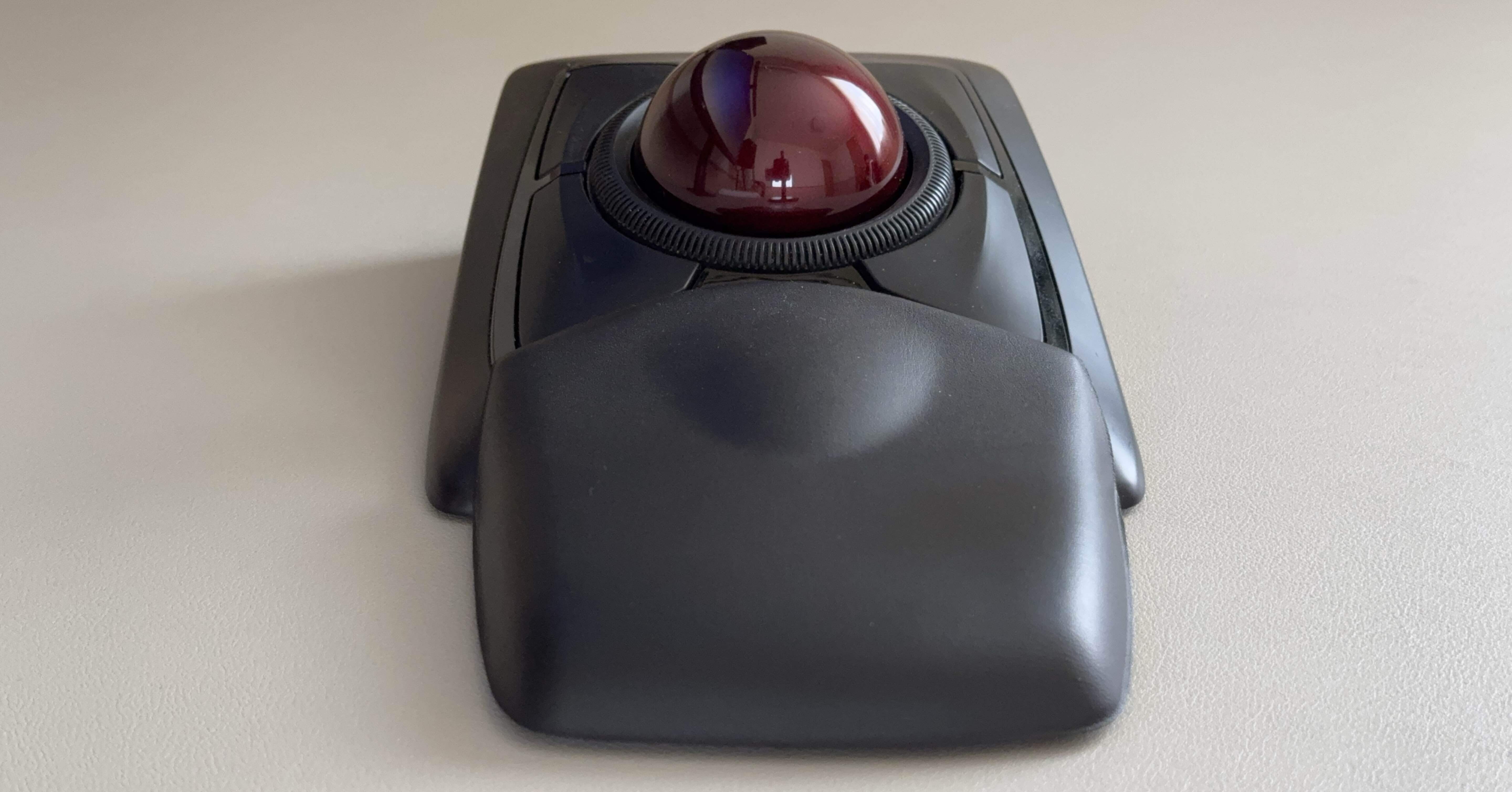 マウス・トラックボール Kensington Expert Mouse Pro Kensington ExpertMouse レビュー」角度つけすぎ。 | ガジェ文