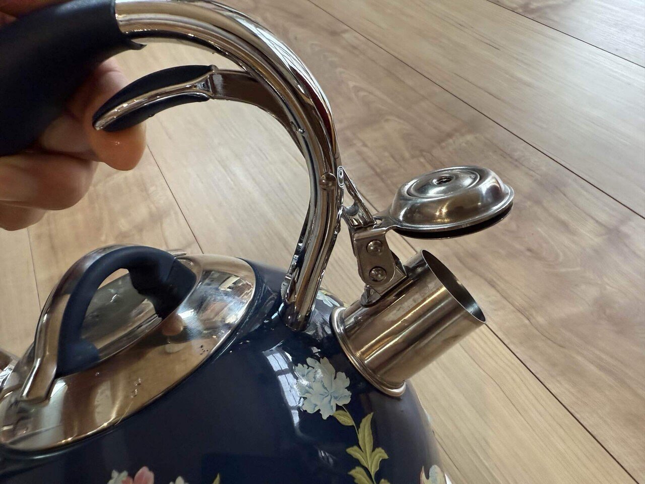 絵柄が印象的なローラアシュレイ のケトル──わざわざ個人輸入して