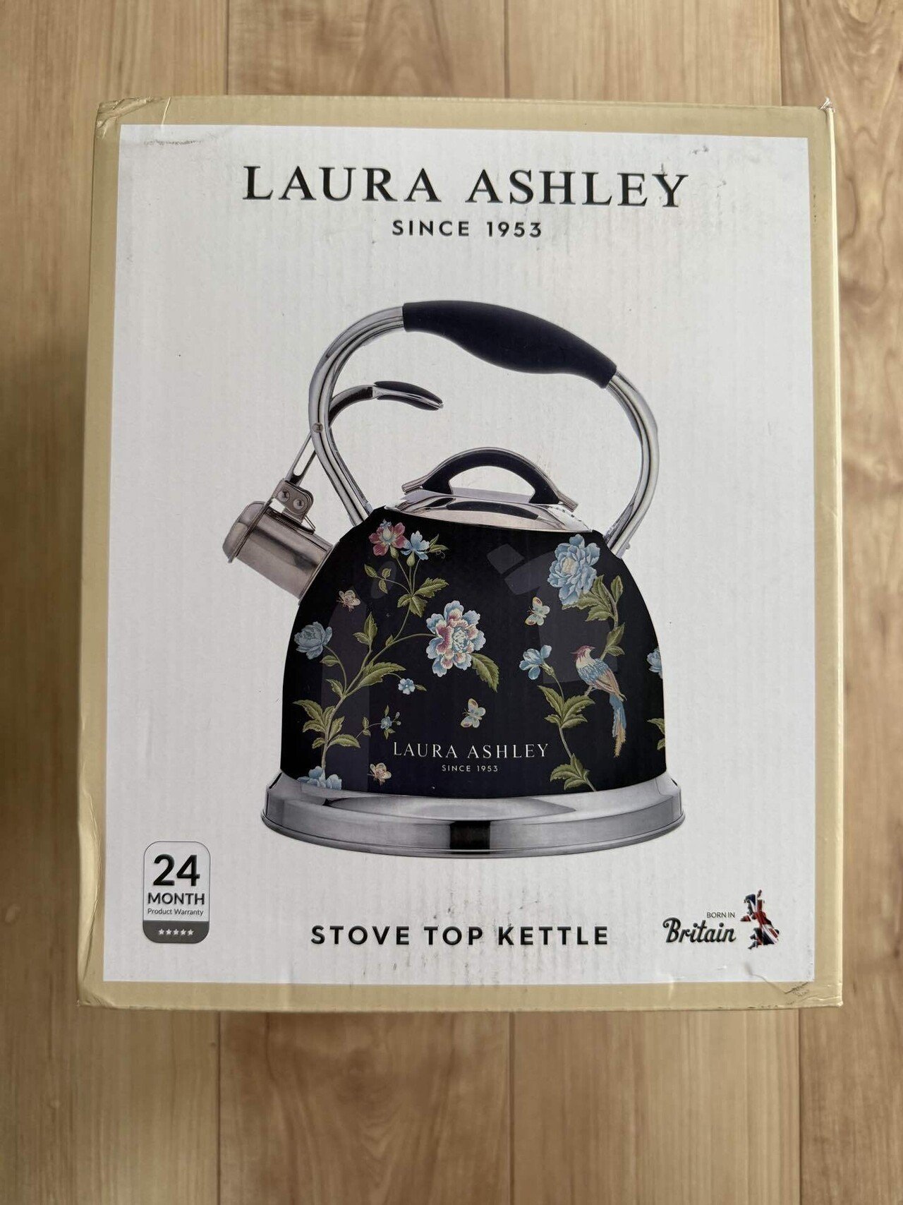 絵柄が印象的なローラアシュレイ のケトル──わざわざ個人輸入して