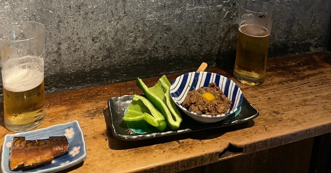バーにHUNTER×HUNTERを持参していた女が、神楽坂では手ぶらで飲める