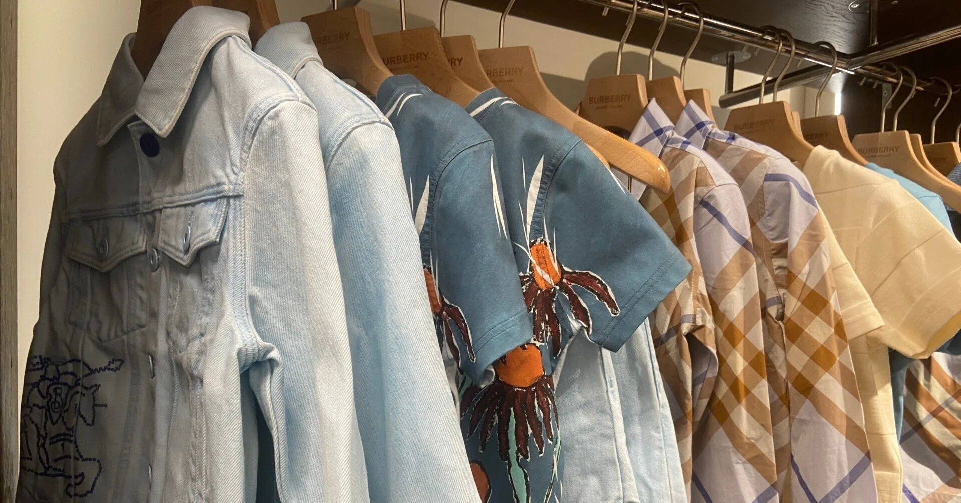 バーバリー・ロンドンアウトレット完全ガイド｜Burberry Outlet London 