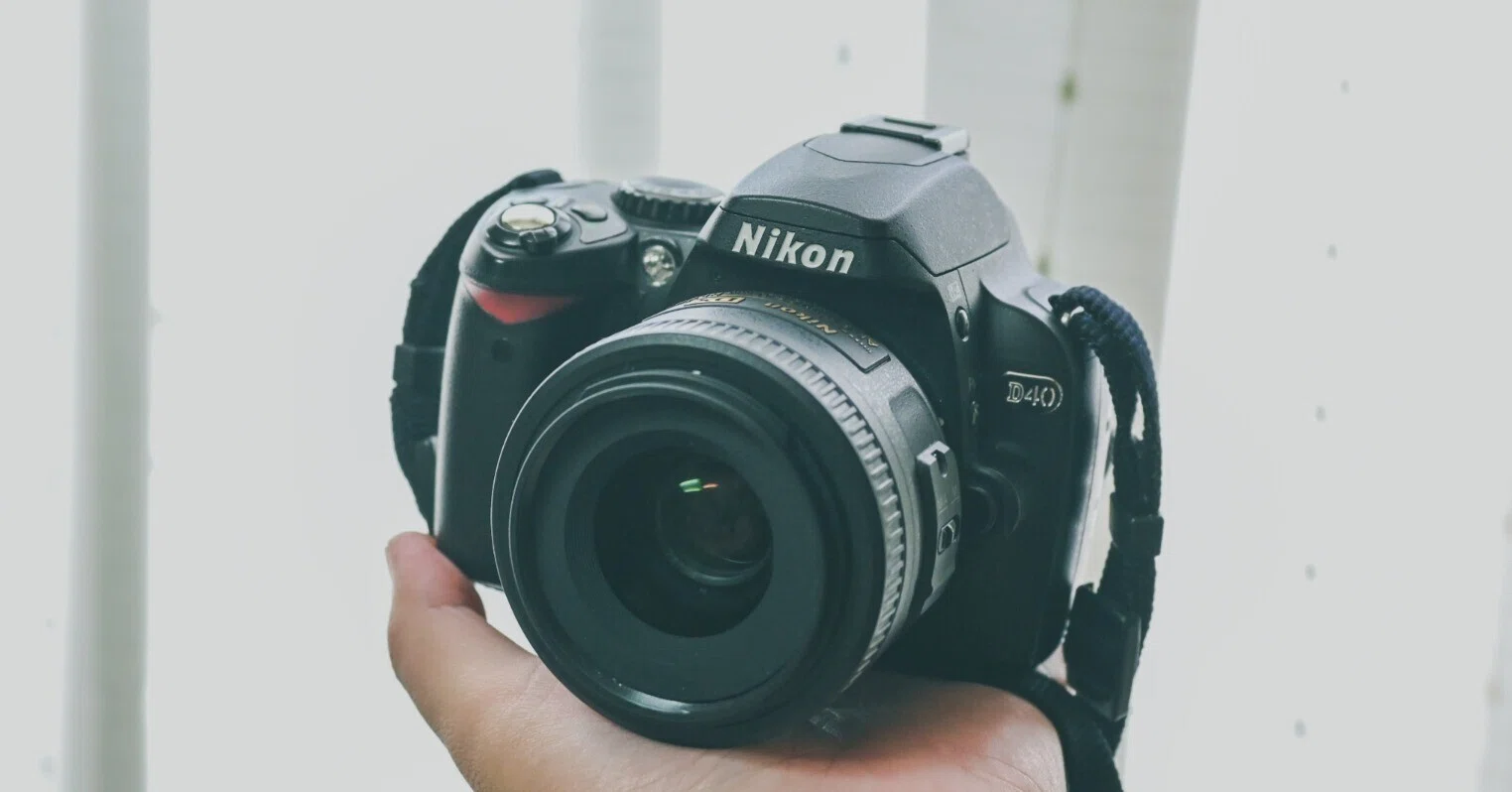 Nikon D40】蒸し暑い祭りのあとを歩く｜もんぶらん