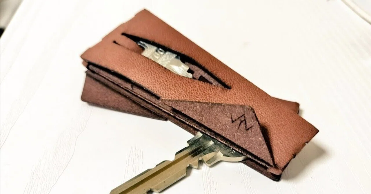 Card-style leather key case is complete｜限界ミニマリスト河村