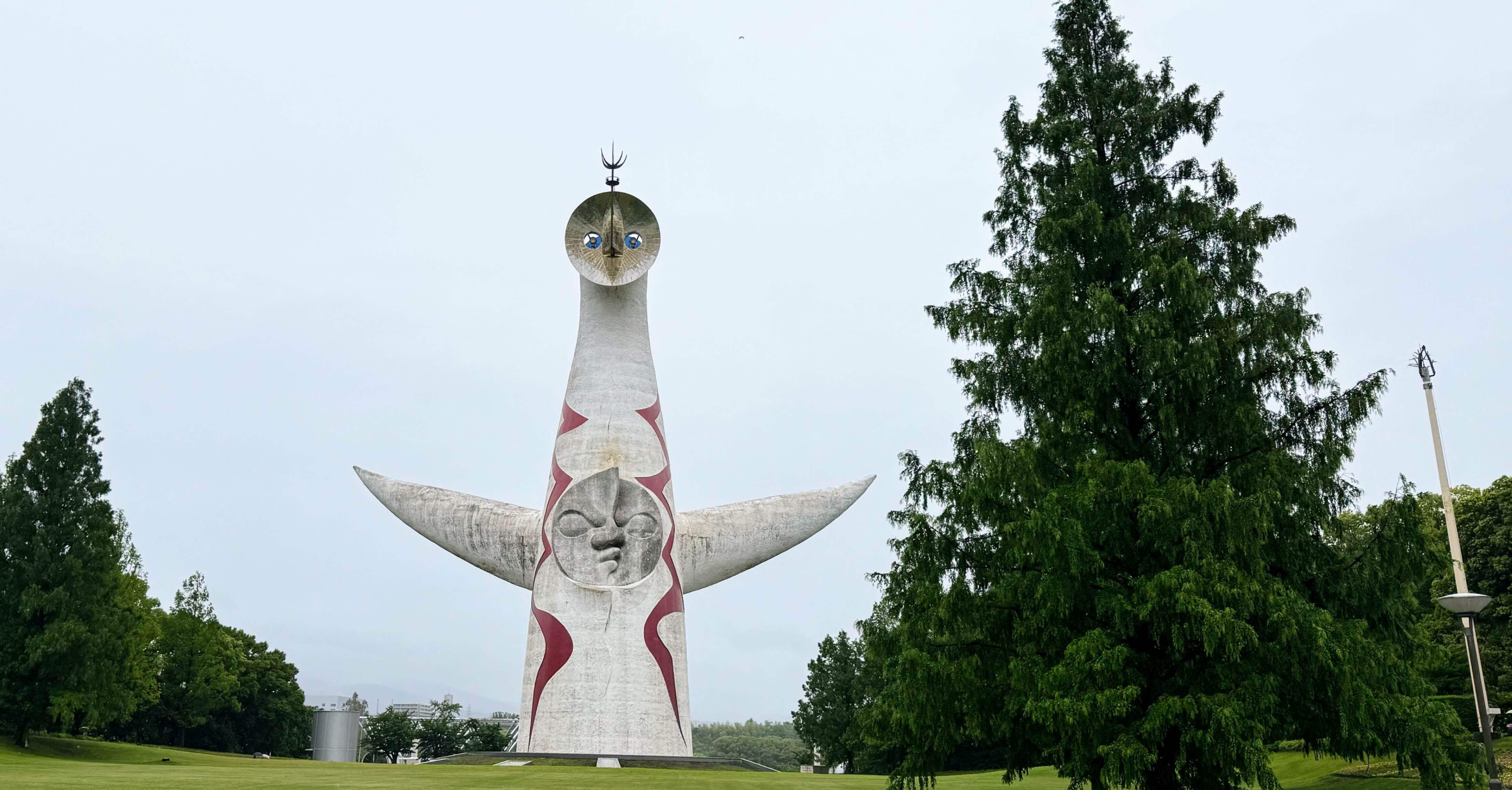 雨と塔と、歴史の城｜EXPO'70万博記念公園🌲太陽の塔🏯大阪城🍜神座