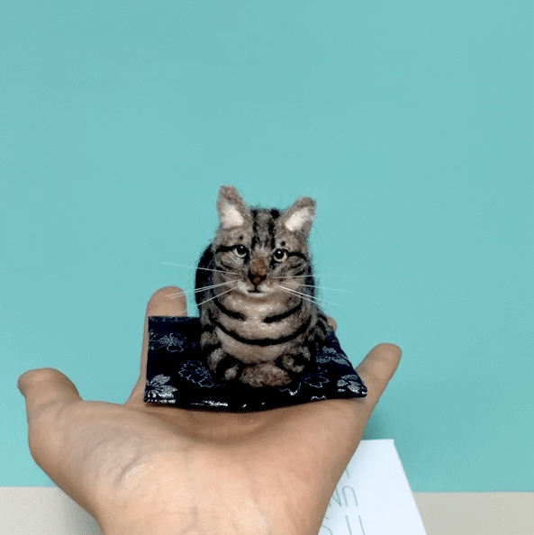ミニチュア サバトラ 手作りキット 羊毛フェルト 猫 | 幸せ