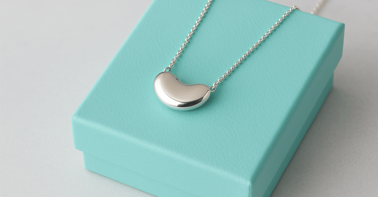 ティファニーのビーンネックレスシルバーの魅力を解説｜大きさと