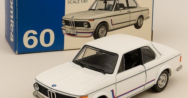 日産自動車創立90周年 非売品トミカ 日産ノート e-POWER