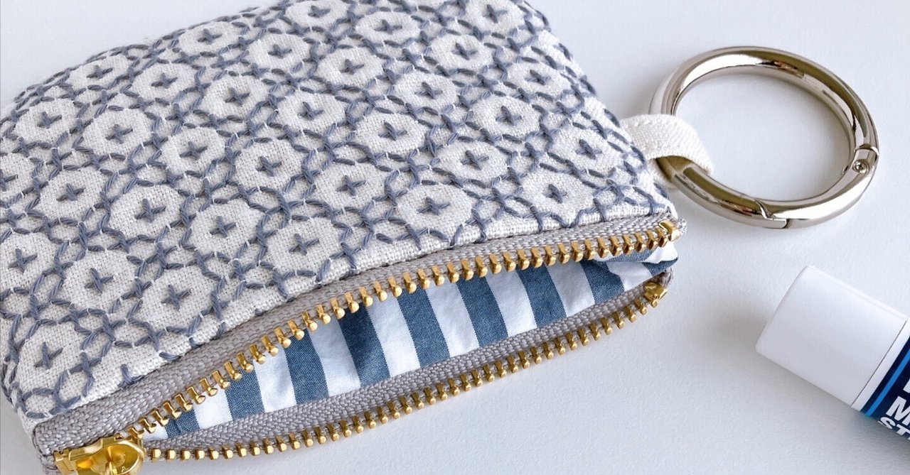 みページ★ハート刺繍のヌビポーチ　グレー×ブラック 刺繍ポーチS 15×10cm （タイガー／グレー）M26-1457GY | すべて