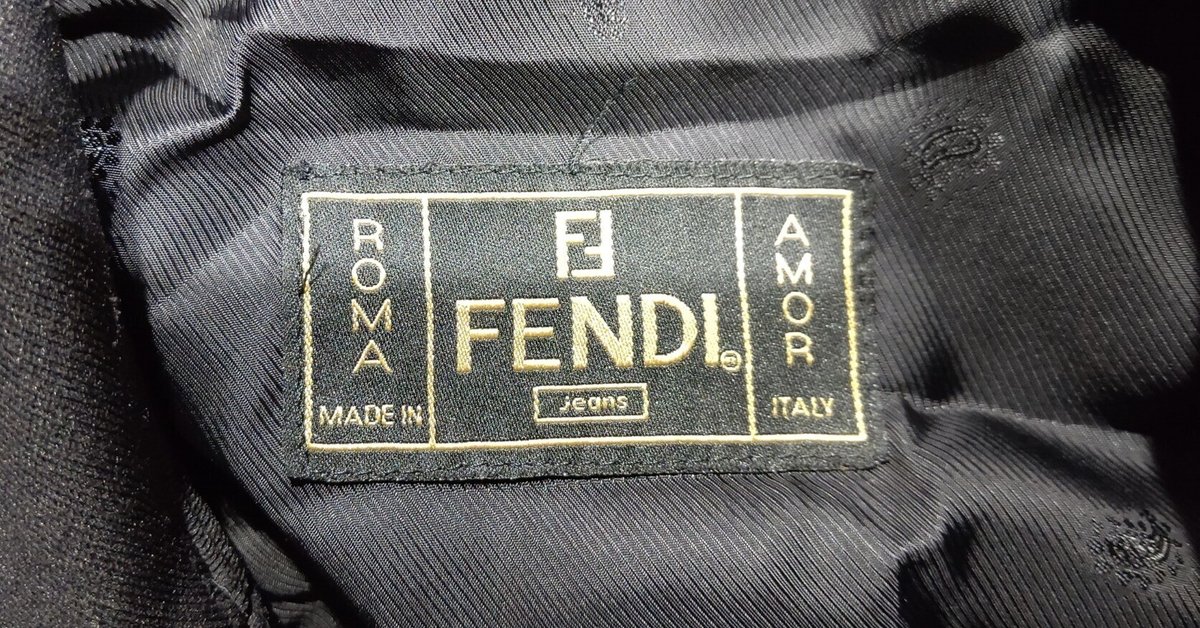 💎FENDIのブラックコートをレスキューした💖ITALY製 FENDI ROMA