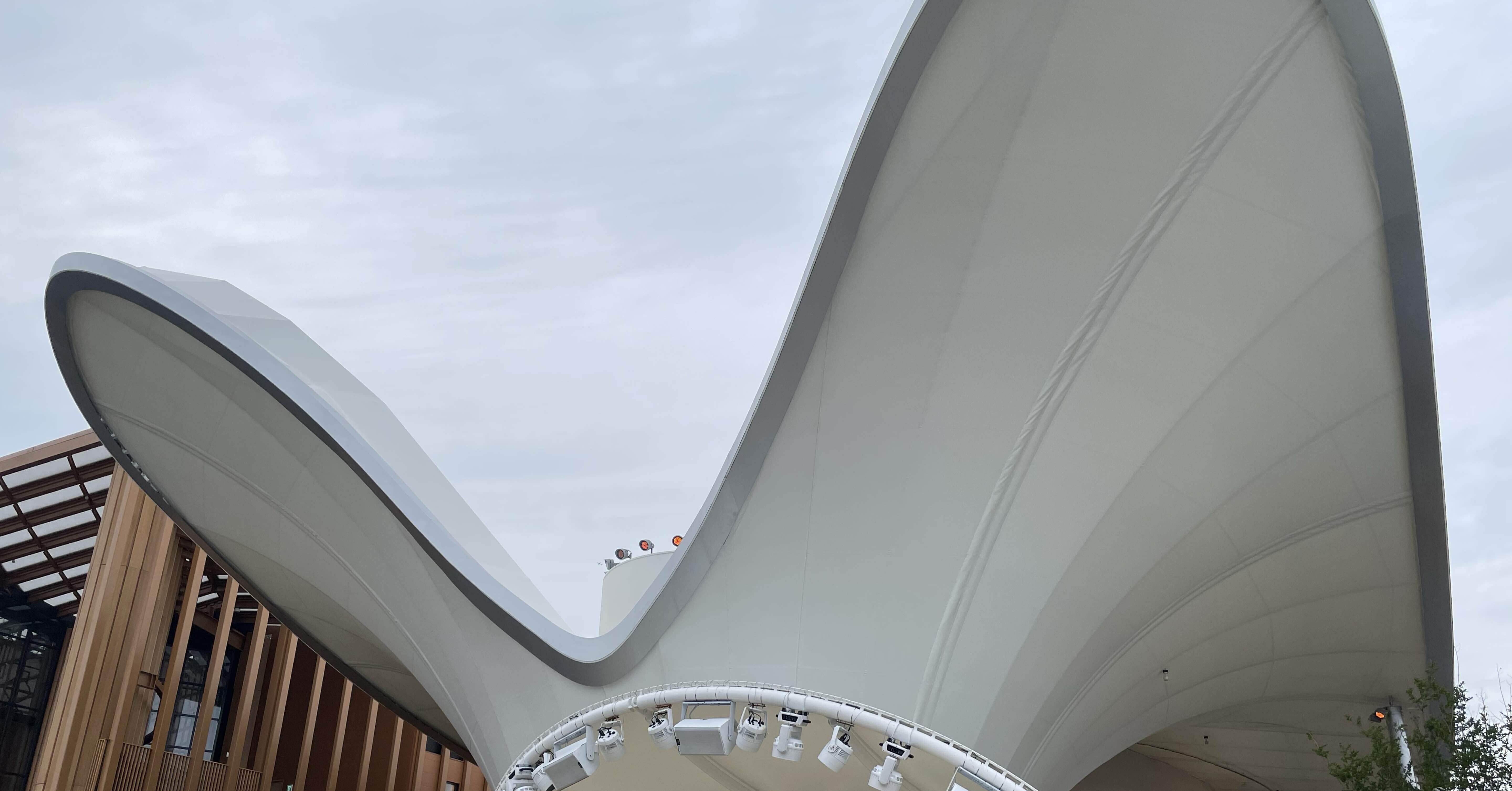 大阪・万博でクウェート館スタッフ クウェートパビリオン | EXPO 2025 大阪・関西万博公式Webサイト