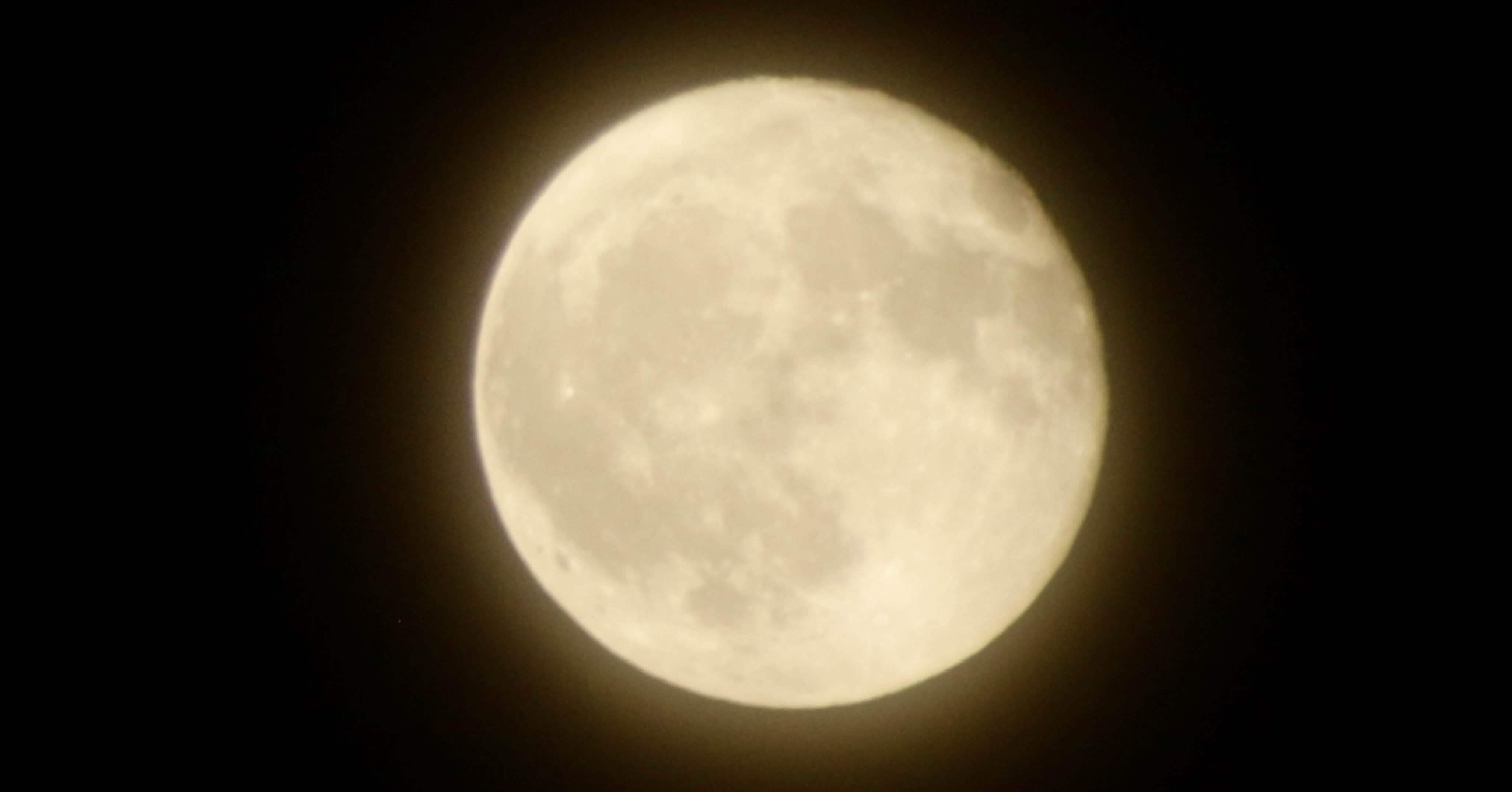 十六夜の月（満月の次の日）｜Snow❄️Yukihikari