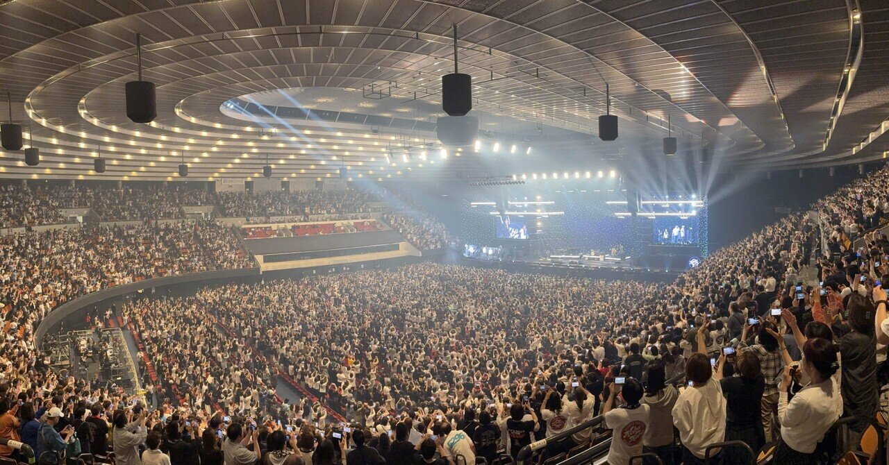 コブクロ　2011年ライブのピックと銀テープ いつまでも解けない魔法だ【6/4 大阪 ライブレポ】｜vion