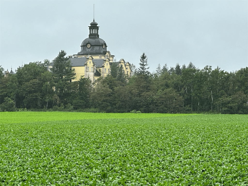 テーマパークの巨大廃墟|グリュック王国【帯広】オリジナル廃墟