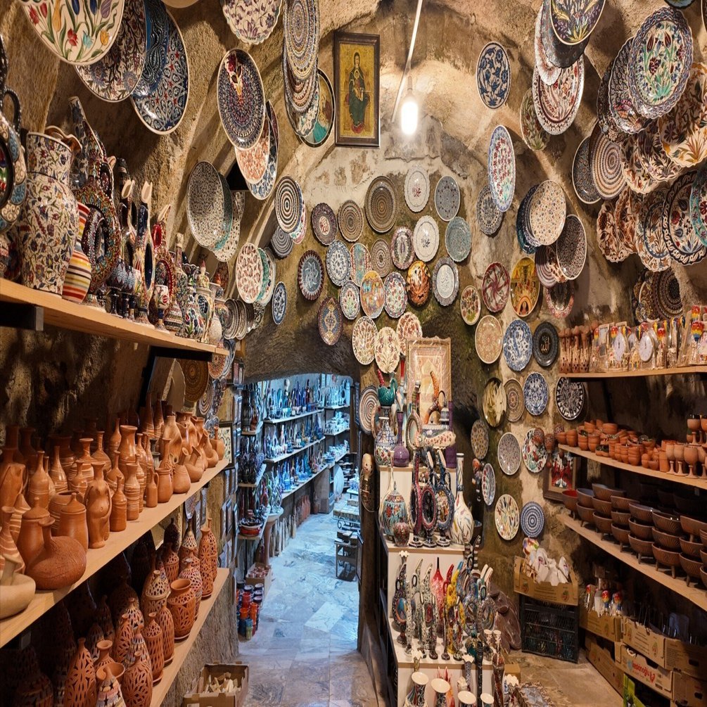トルコ旅行編】陶器の街・アヴァノスでトルコ食器を購入しよう｜Nini