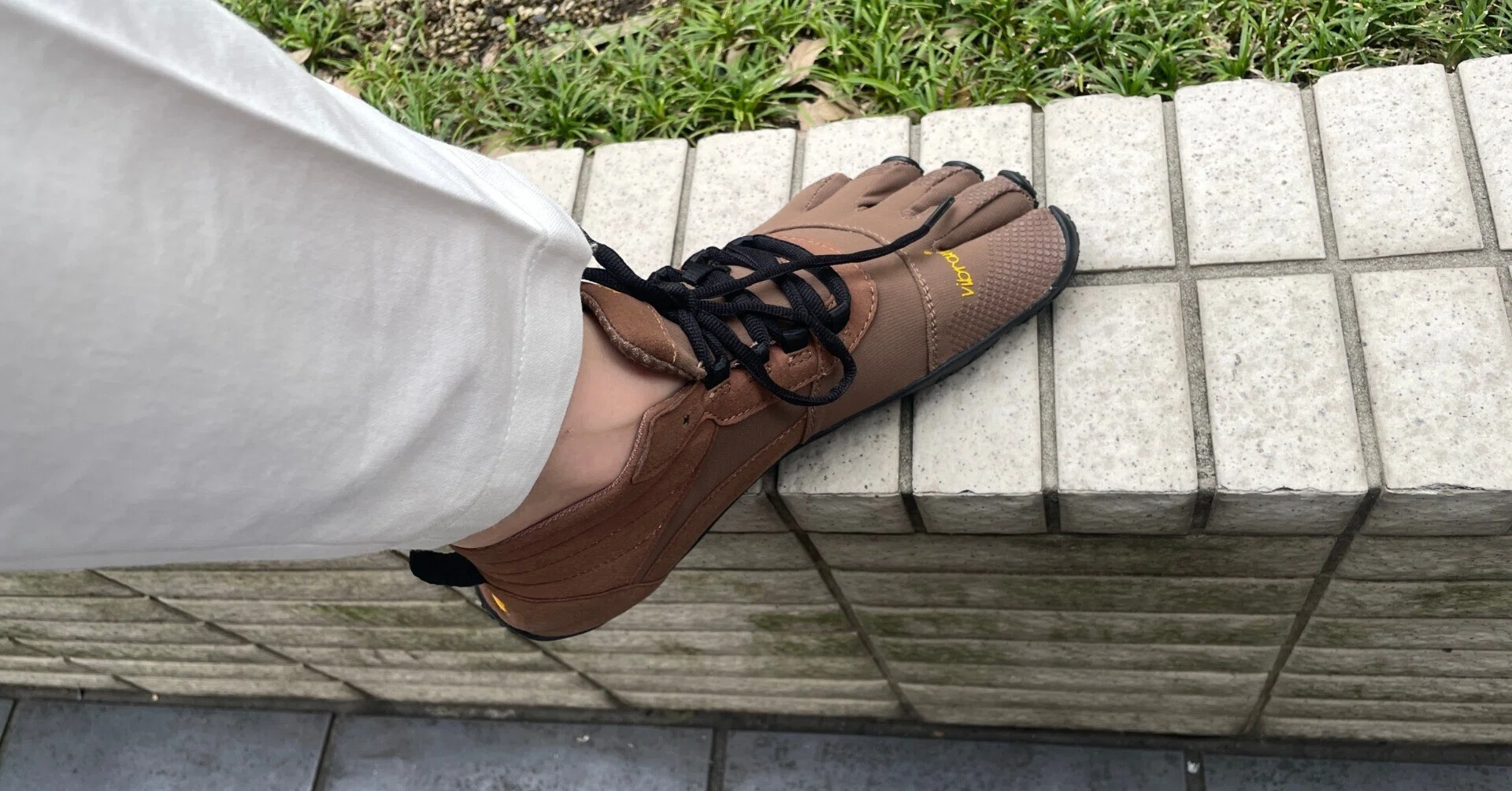 ビブラムシューズ ロジャーアドバンテージ ビブラムファイブフィンガーズ 普段履き VIBRAM V-Run RETRO FIVE FINGERS ビブラム ブイラン ファイブフィンガーズ ベアフットシューズ スニーカー VIBRAM FIVEFINGERS ビブラムファイブフィンガーズ のファッション通販