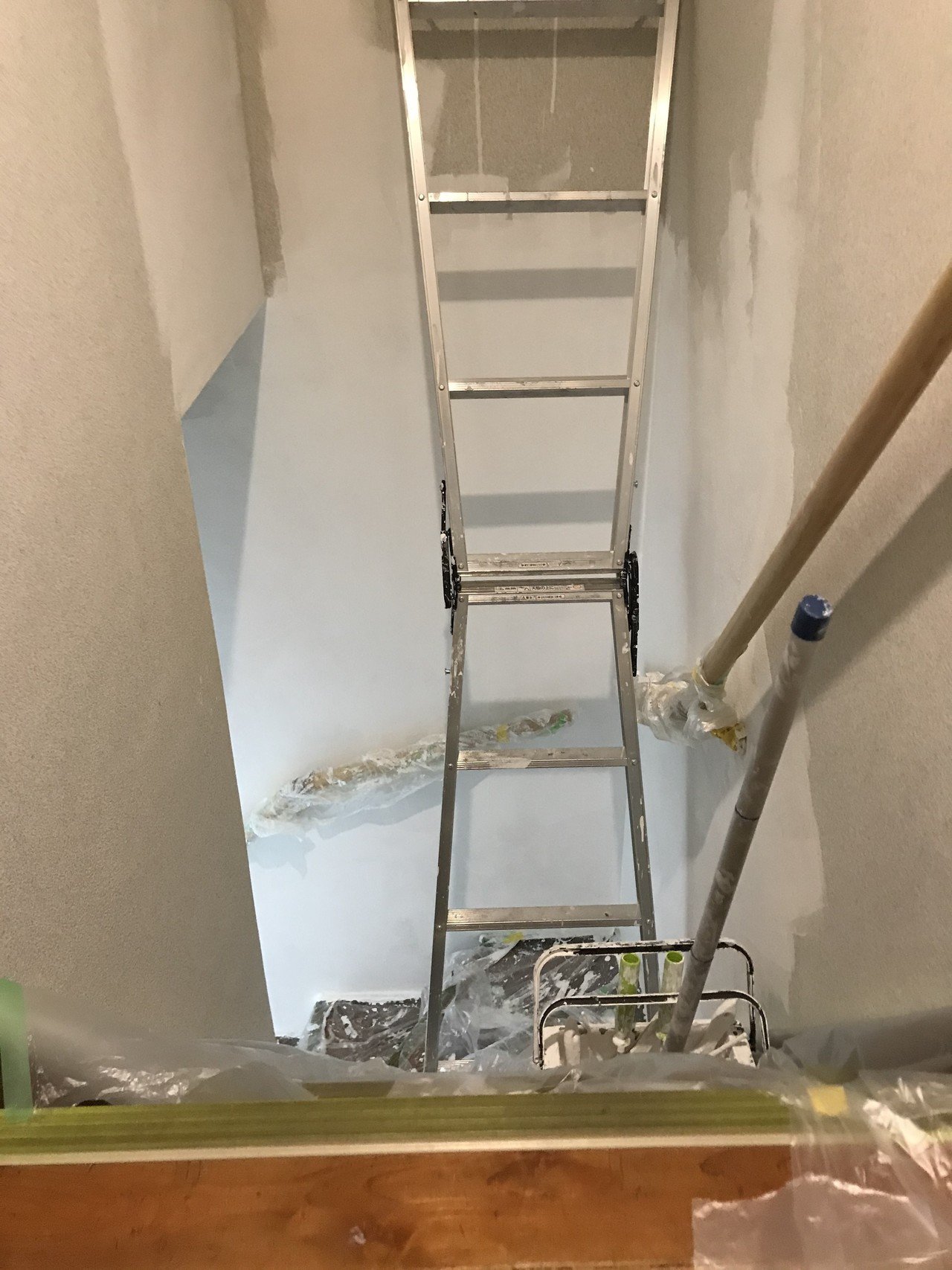 初めてのdiyリフォーム 21 高い階段の壁を148cmの私がペンキを塗った方法 素人ワーママdiy副業大家 ワーママ修行中 にこにこママ Note 初めてのdiyリフォーム 21 高い階段の壁を148cmの私がペンキを塗った方法 素人ワーママdiy副業大家 ワーママ修行中 にこにこママ Note
