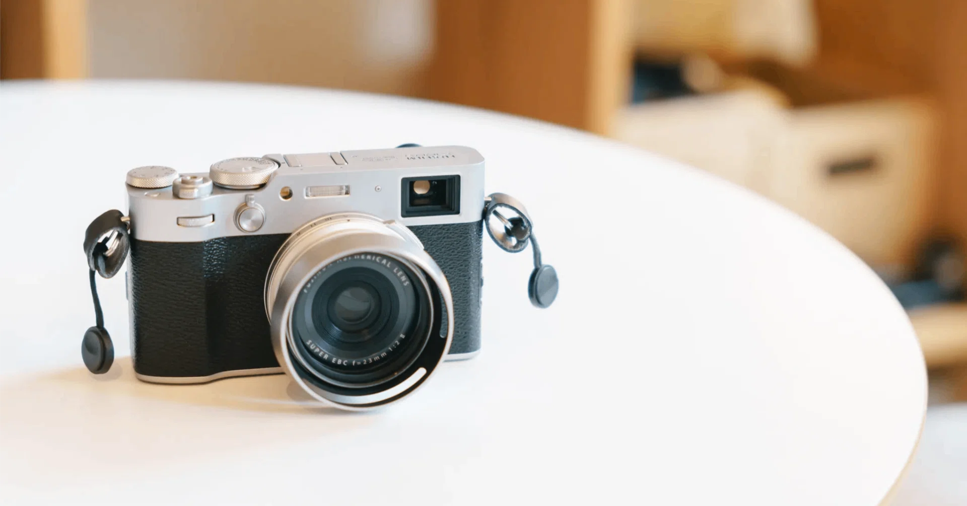 シャッタースピードを落として、街の「動き」を写してみた / X100VI｜Yuu