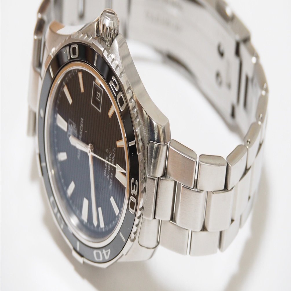 愛用】仕事でもプライベートでも使っている腕時計｜TAG Heuer アクア
