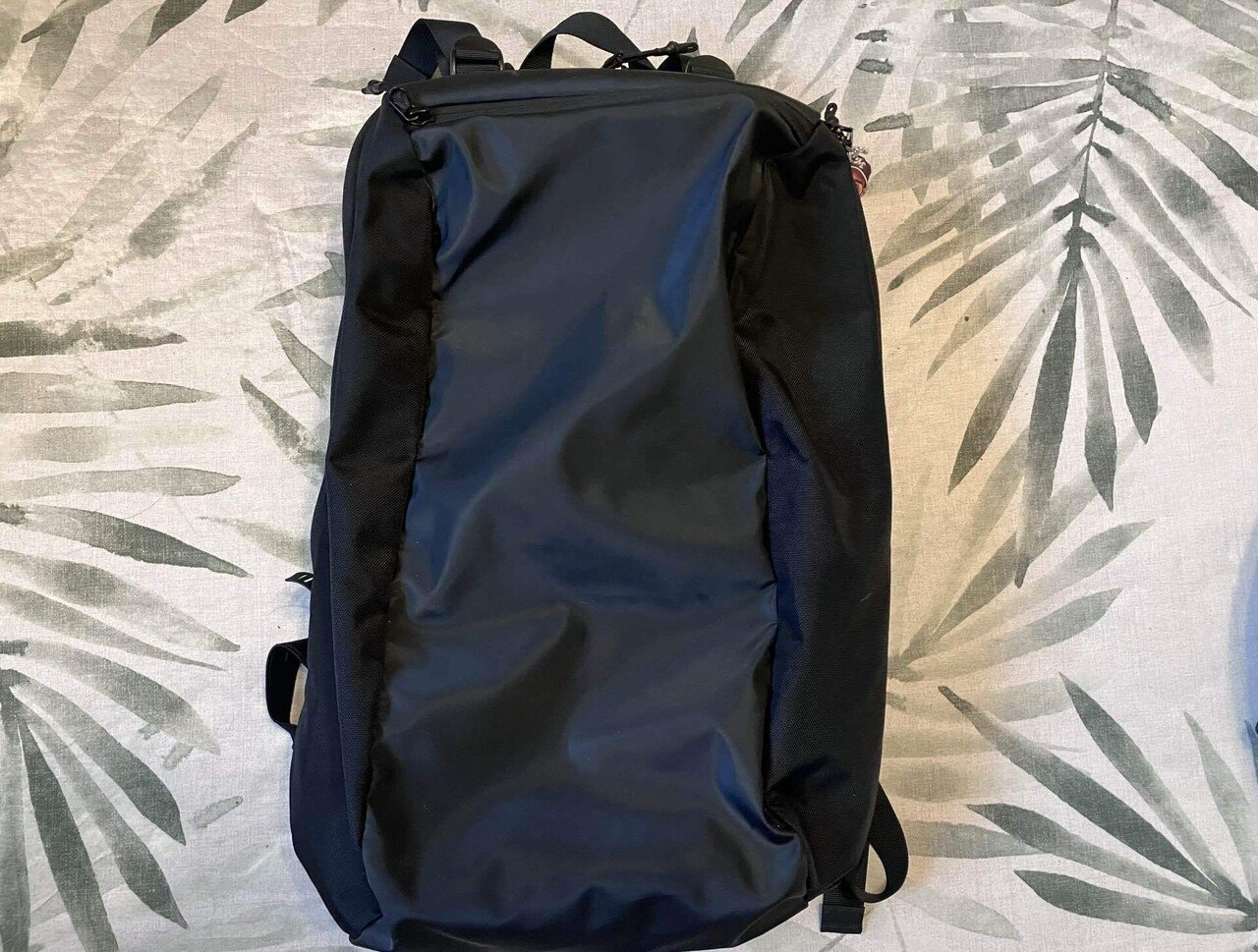 話題のアイテム】重力に逆らうAGSリュックを使ってみた。バッグ