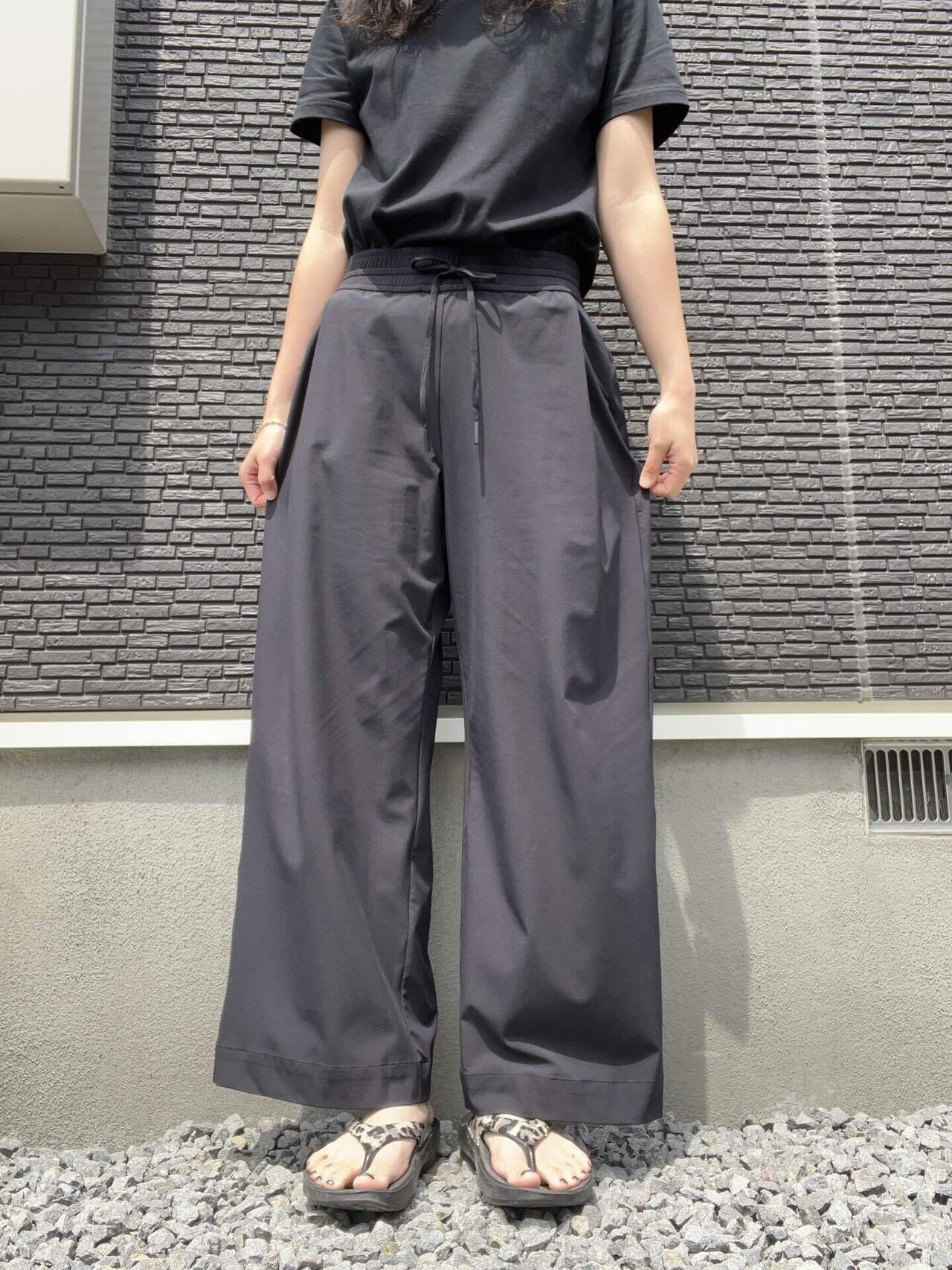 andarのAirst ワイドパンツをレビュー！骨格を選ばず似合う、夏