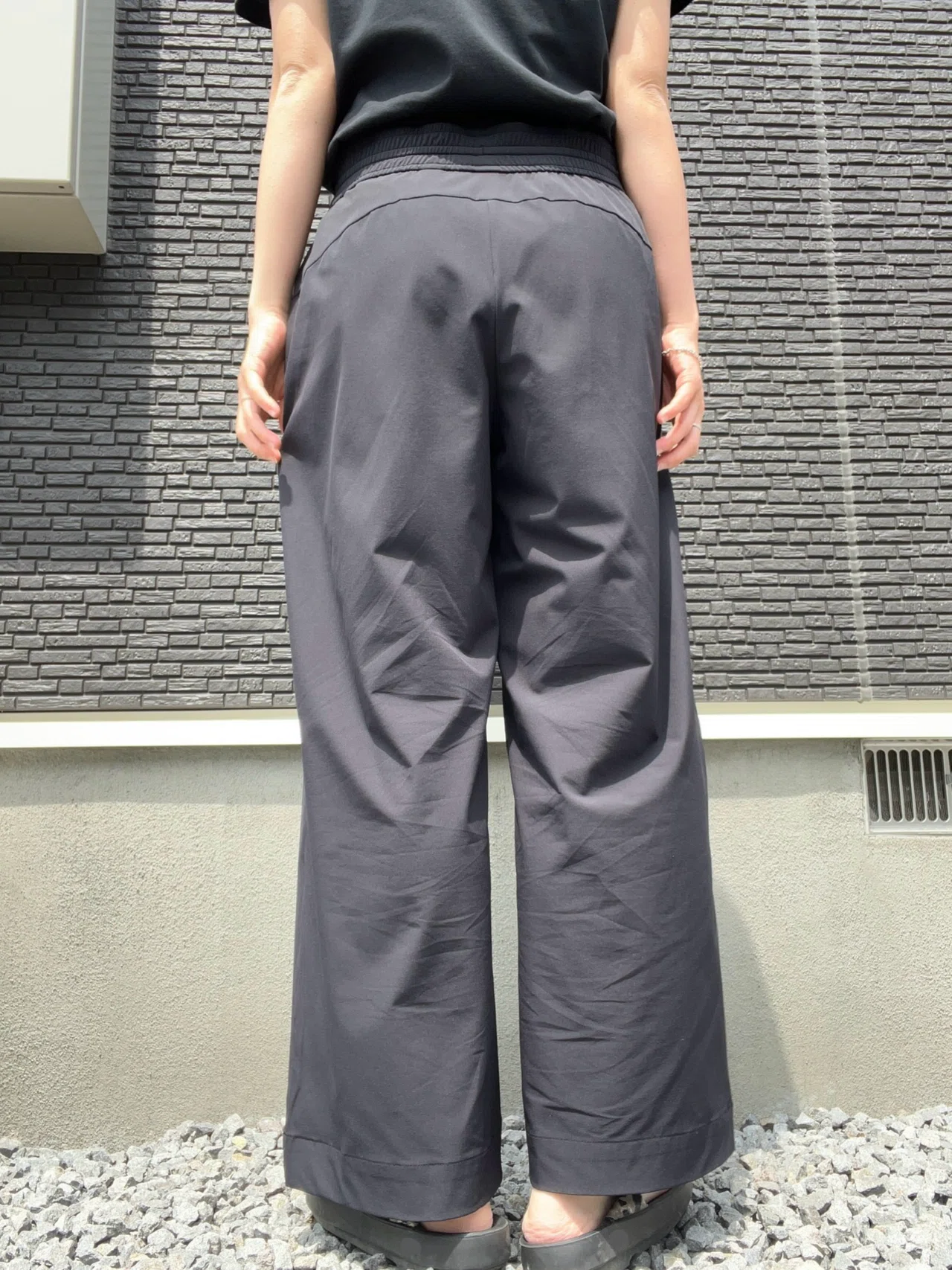 andarのAirst ワイドパンツをレビュー！骨格を選ばず似合う、夏の