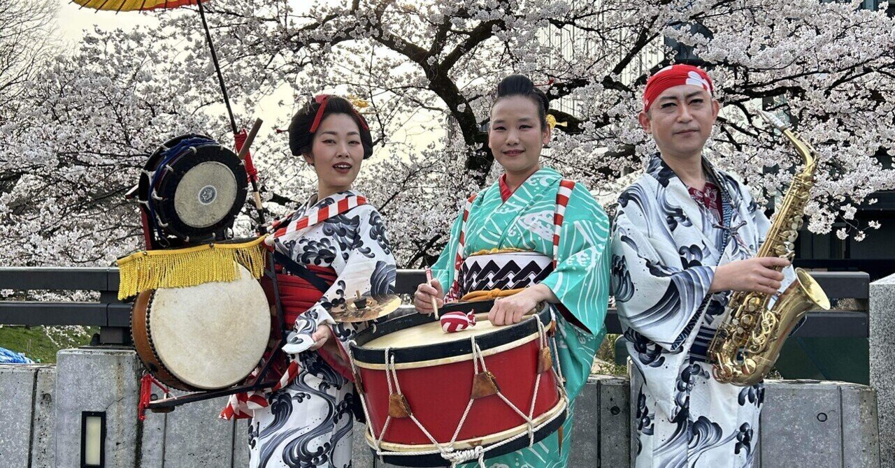 記念誌「チンドン太鼓が春を呼ぶ街 人々が笑いはじけた全日本チンドンコンクール」 第71回全日本チンドンコンクール 結果 全国28チームのプロ