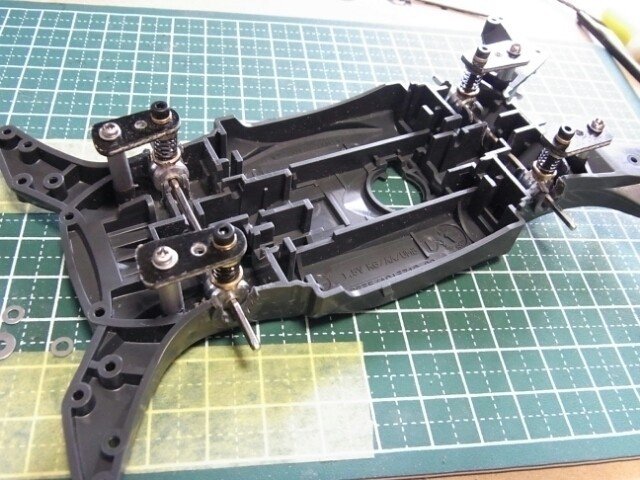 ミニ四駆 Maシャーシシャフトストッパーサス作成講座 基本無料 すけざえもん Note