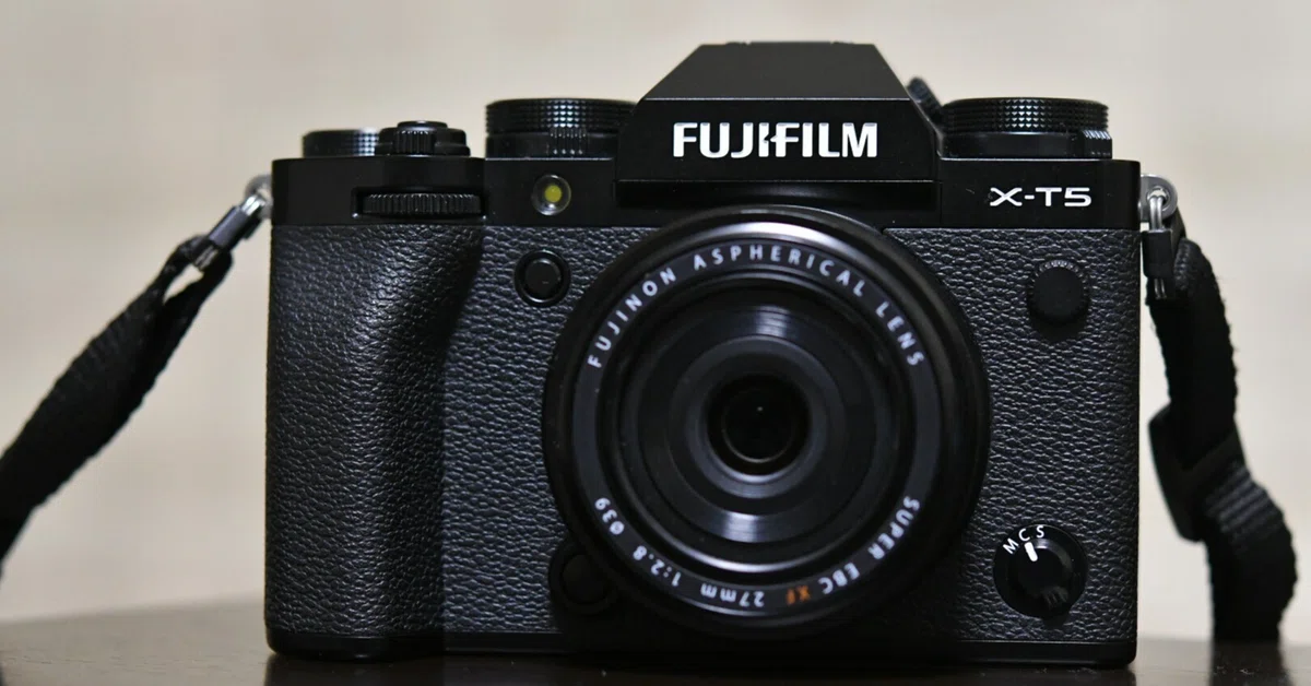 FUJIFILM X-T5】X-T5とXF27mm F2.8で、梅雨空の上野をスナップ撮影｜No.54