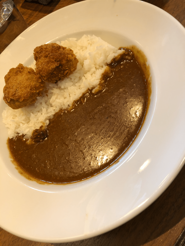 ラコッチネッラ@大名の限定10食
キーマカレーにヒレカツトッピング。
このカツが絶妙。
イタリアンだけど、きっと揚げ物が美味しいお店だと思う。