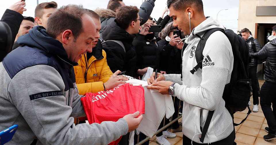 レアルマドリーをアウェイゲームで出待ちする方法 らうる スペインでの出待ち情報 Note