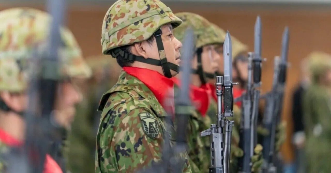 【非売品】陸上自衛隊 東部方面混成団 最先任上級曹長(CSM)記念 潜入レポ『人を繋ぐ 時代を繋ぐ 東混団』陸上自衛隊 東部方面混成団