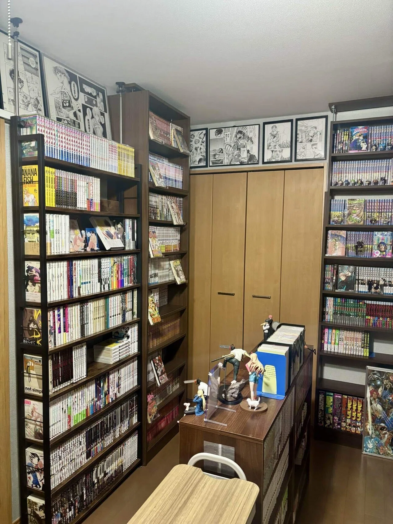 ルームツアー】ニケの漫画部屋初公開！｜ニケ/古書 三六九堂