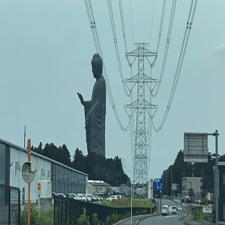 デカすぎ異常建築が見たい〜茨城県牛久市 牛久大仏〜｜おの