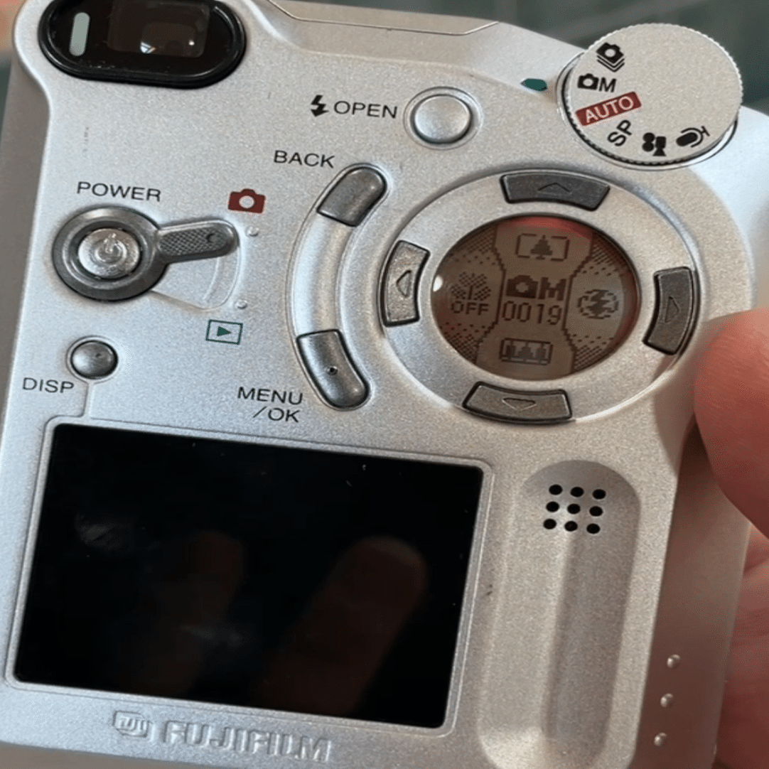 オールドコンデジ、次はこれ！〜クセ強め機種で“次の一手”へ〜①｜けいふ